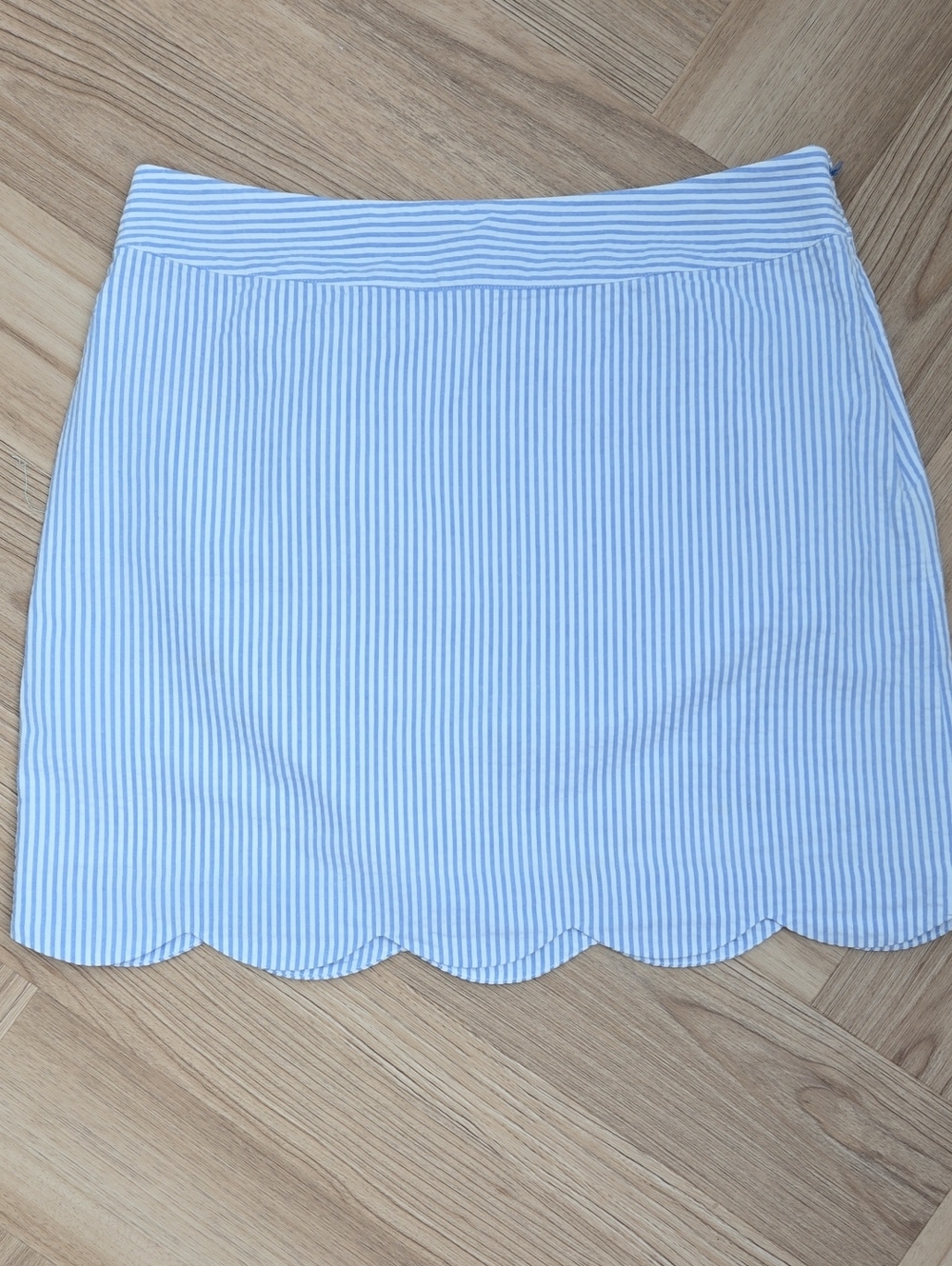 Vineyard Vines Blue and White Striped Scallop-Hem Mini Skirt 6